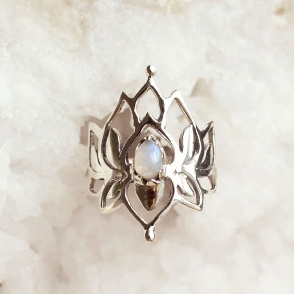 maansteen lotus ring