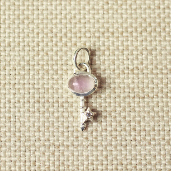rozenkwarts sleutel ketting hanger