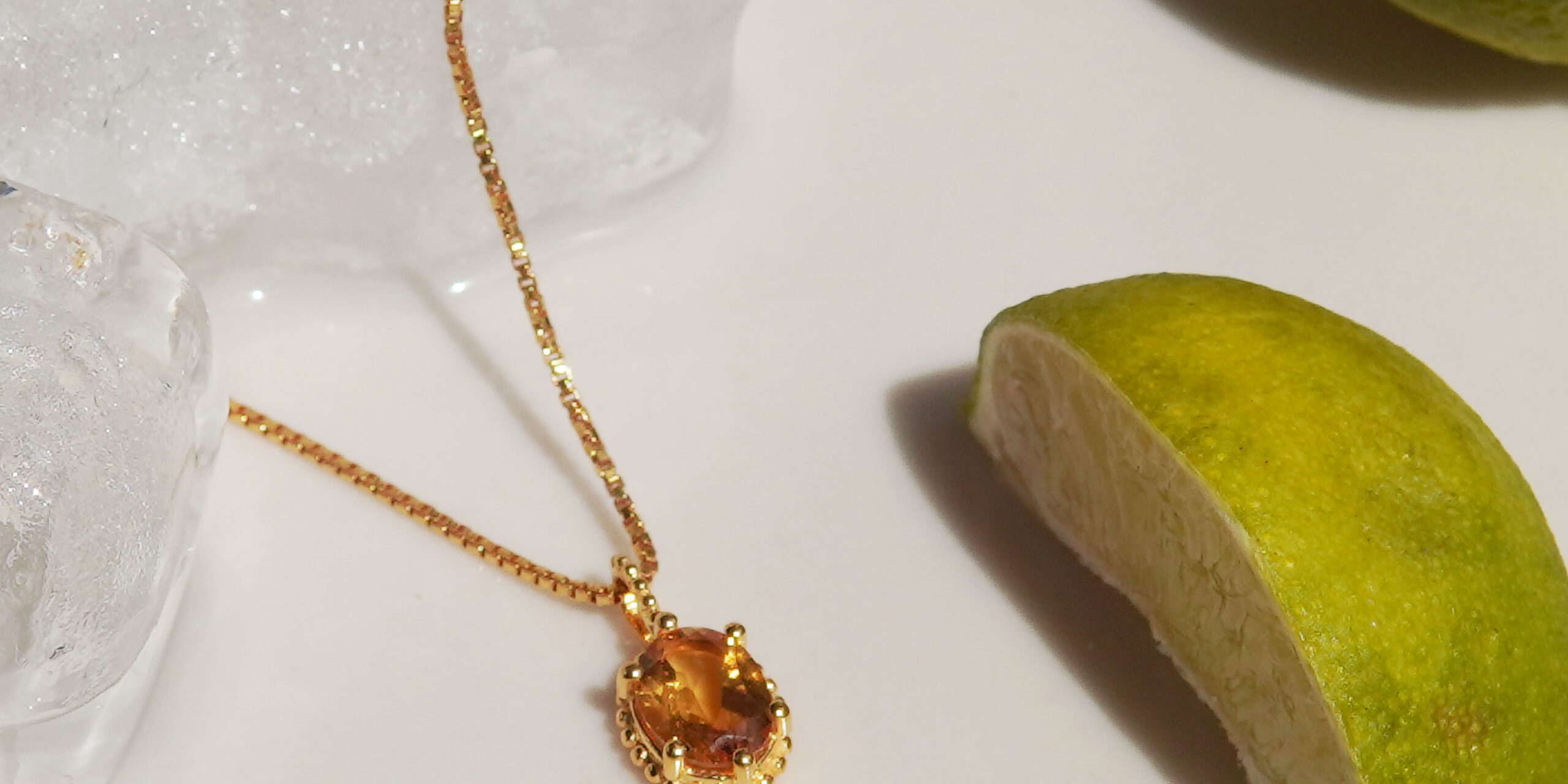 goldplated citrien hanger