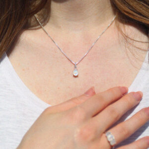 maansteen hanger druppel