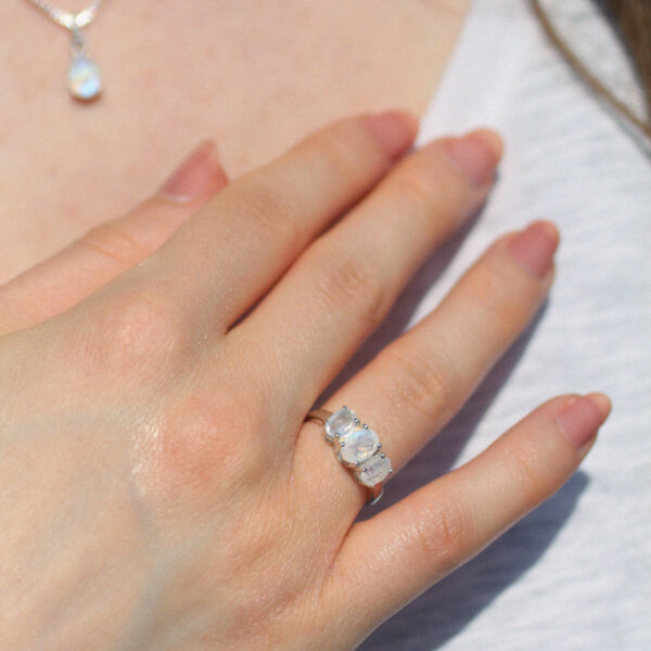 3 maanstenen ring