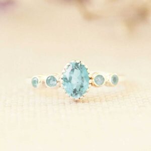 Blauwe topaas ring