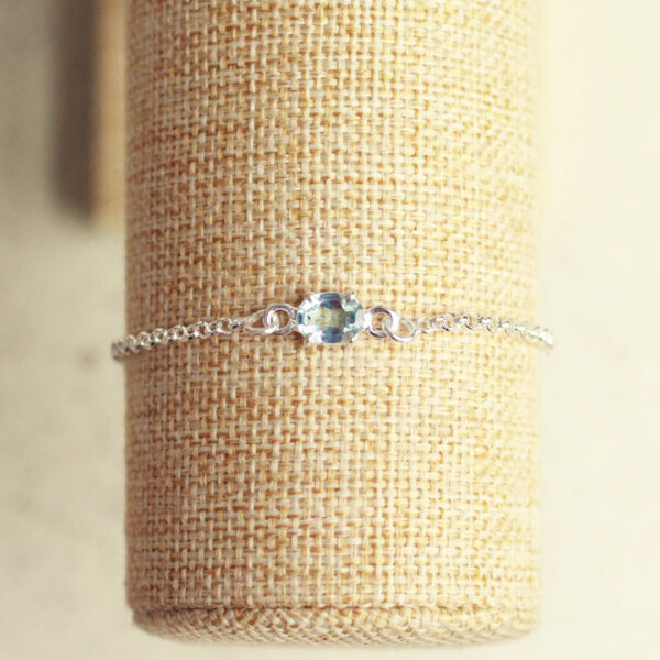 Blauwe topaas armband