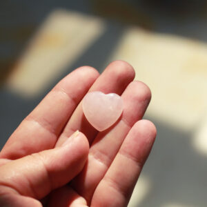 rozenkwarts edelsteen tiny hartje