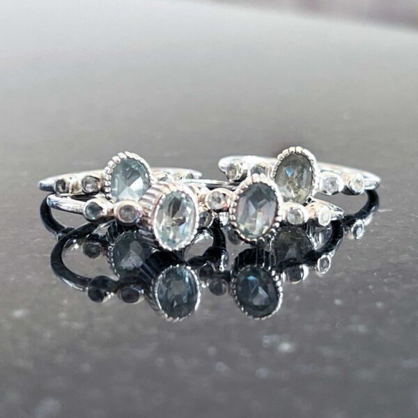 Blauwe topaas ring