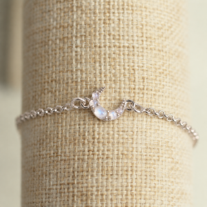 Zilveren maansteenarmband